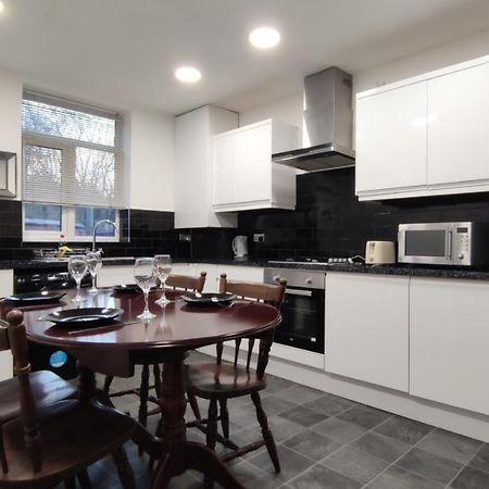 Lovely 2 Bedroom House Worsley Exterior photo